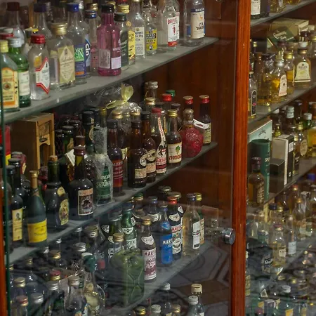酒店 - щастливците 3*