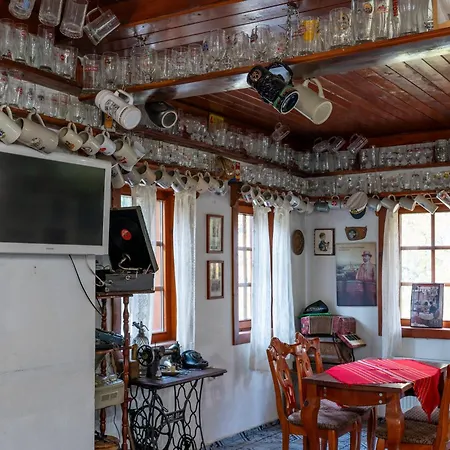 - щастливците 3*