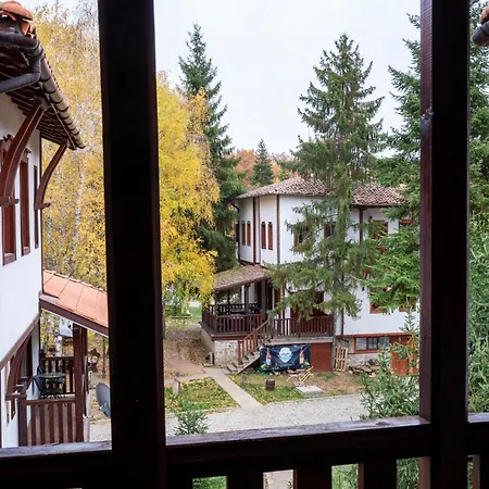 - щастливците 3*