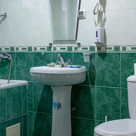 - щастливците 酒店 3*