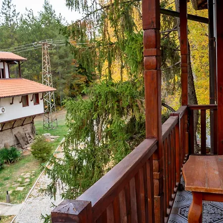 Hotel - щастливците