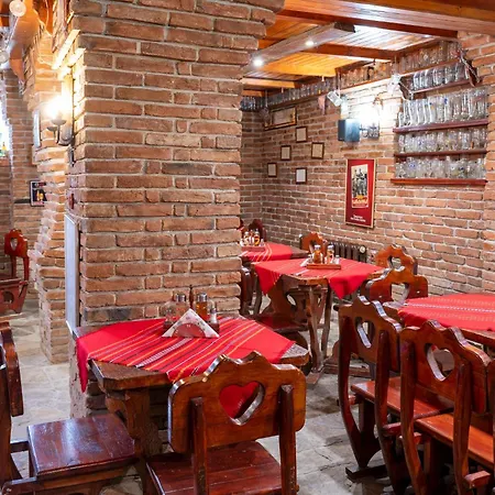 酒店 - щастливците 3*