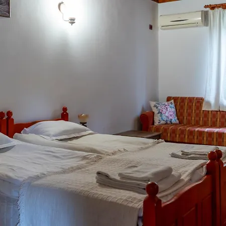 - щастливците Hotel 3*